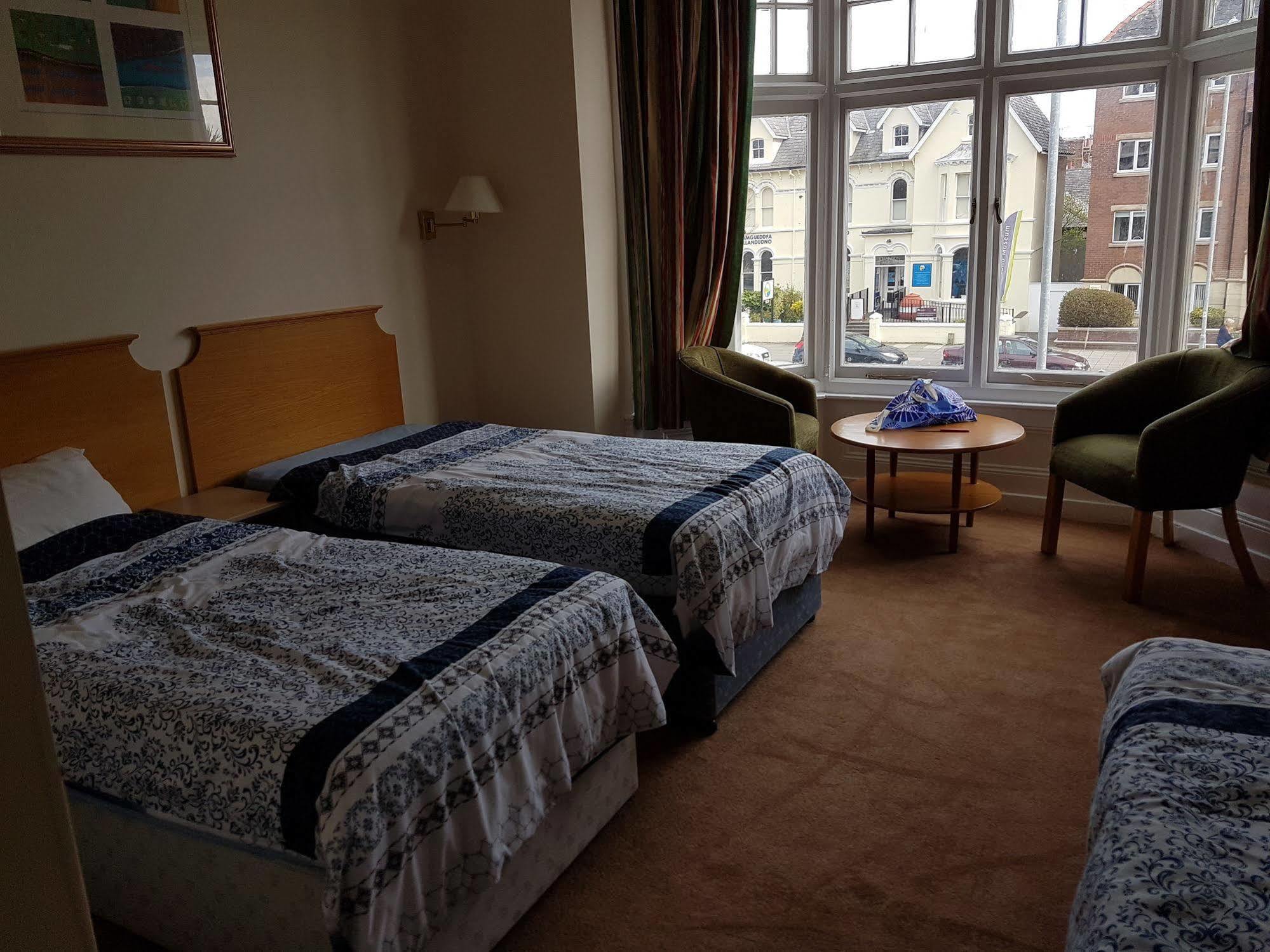 Grand Ash Hotel Llandudno Exteriör bild