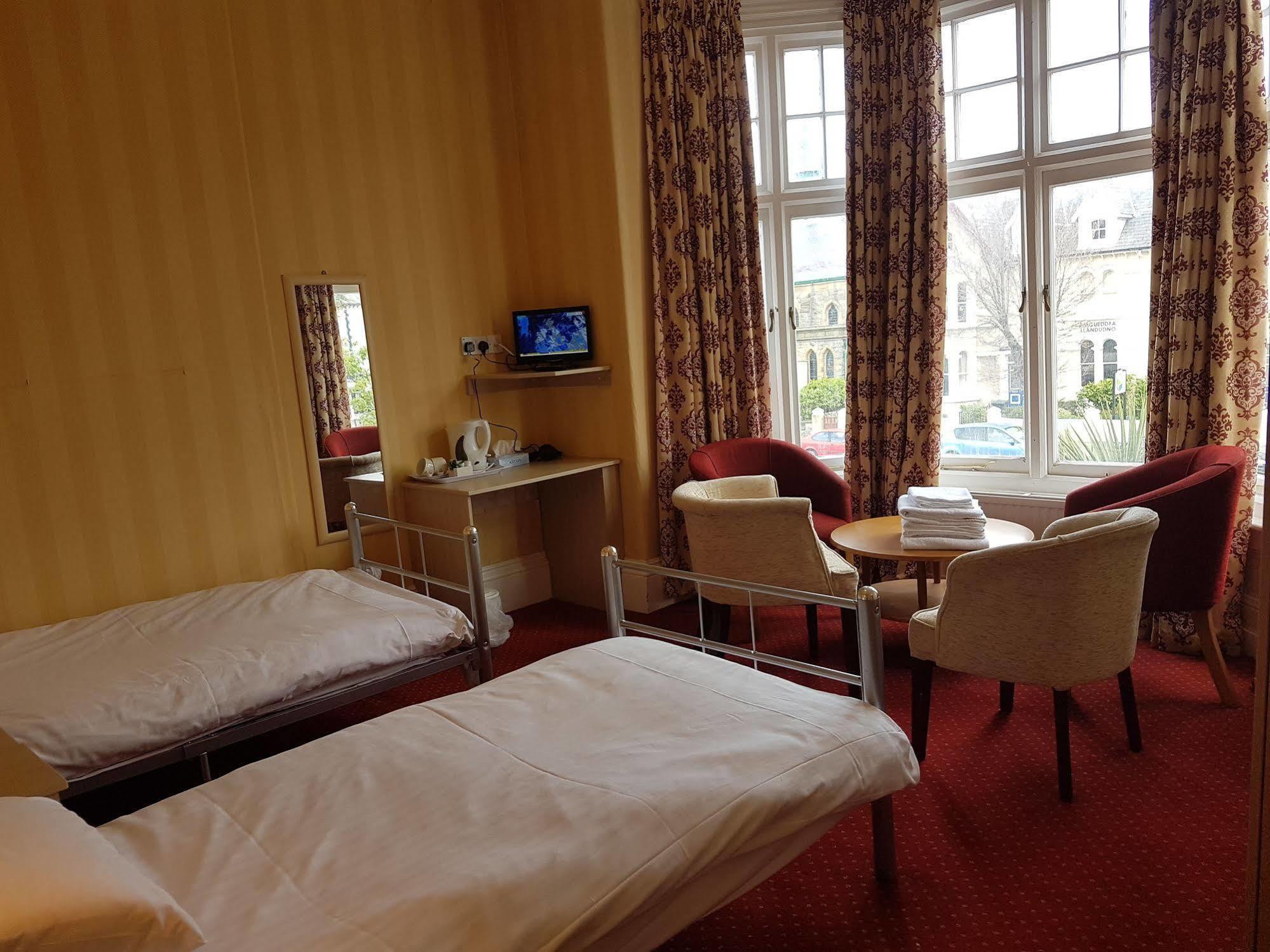 Grand Ash Hotel Llandudno Exteriör bild