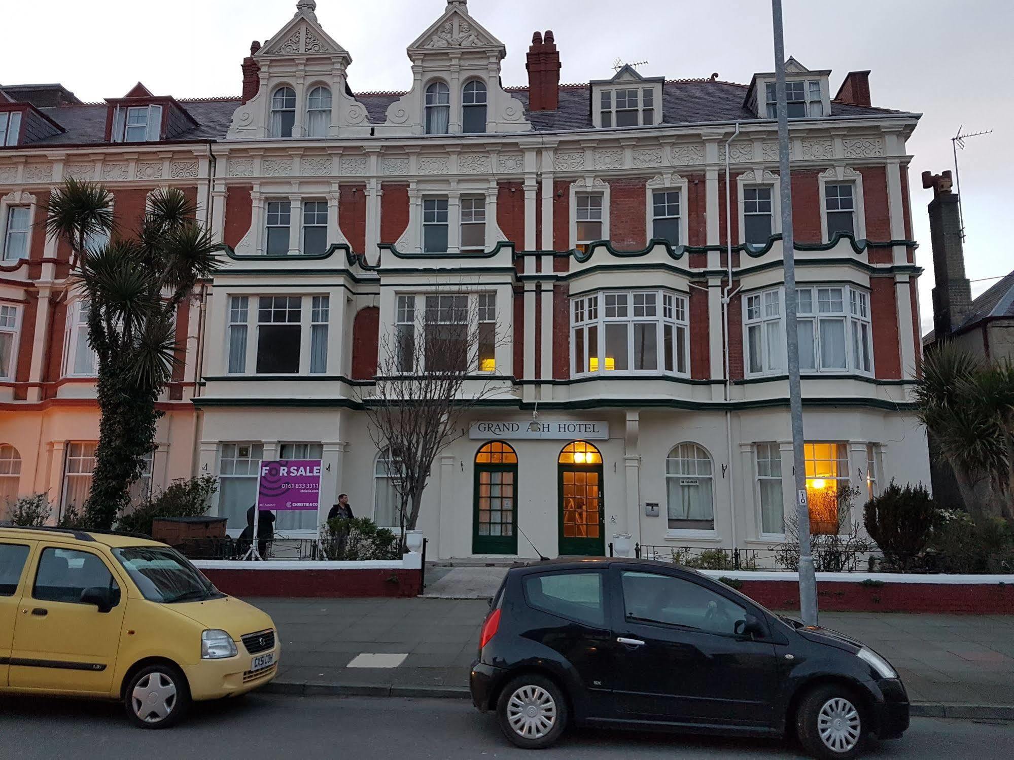 Grand Ash Hotel Llandudno Exteriör bild
